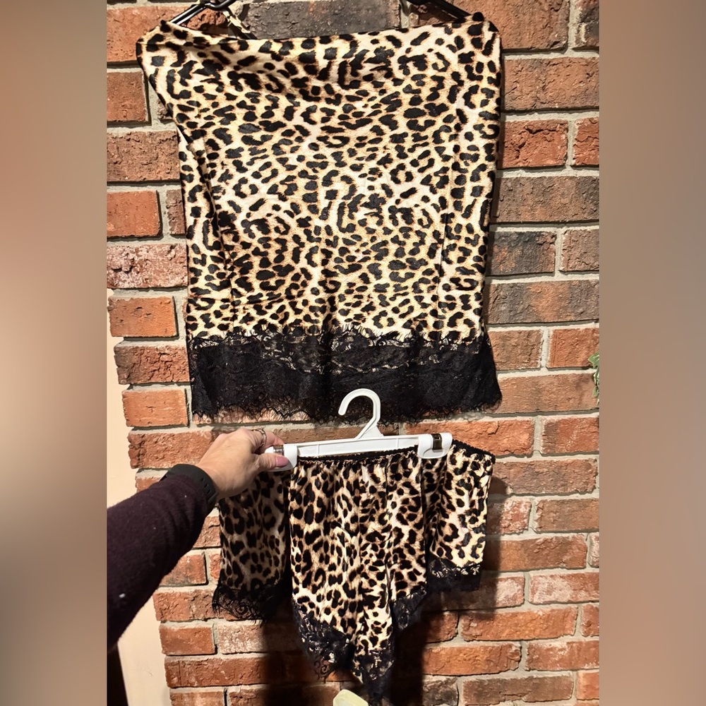 Leopard Print Black Lace Set lingerie~2 piece set~New not worn~Size Large